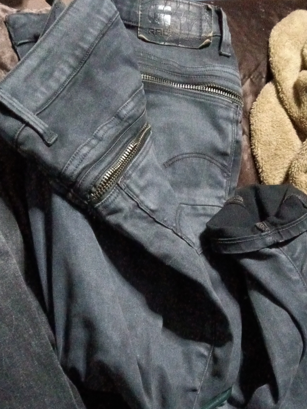Women’s Boyfriend Jeans in Dark Blue with Zipper Details